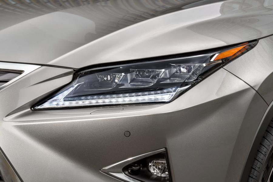 Детали экстерьера Lexus RX450hL 2018 года  (WW) (фото 41 из 45)